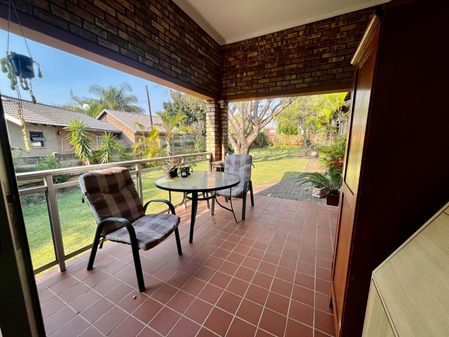 4 Bedroom Property for Sale in Safari Gardens North West